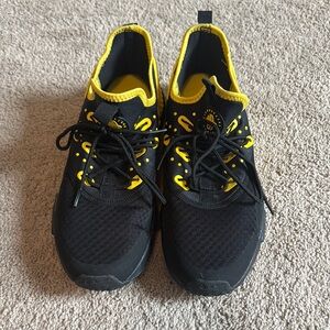 Black and Yellow Men's Athletic Shoes